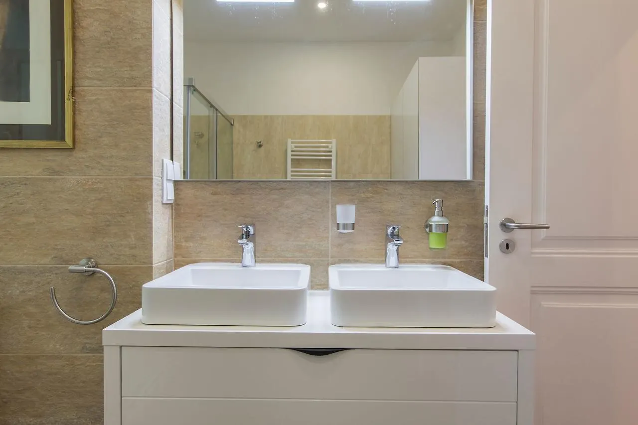 Lovelystay - Comfortable Apartment With River Views Lisbon 0*,  Portugal