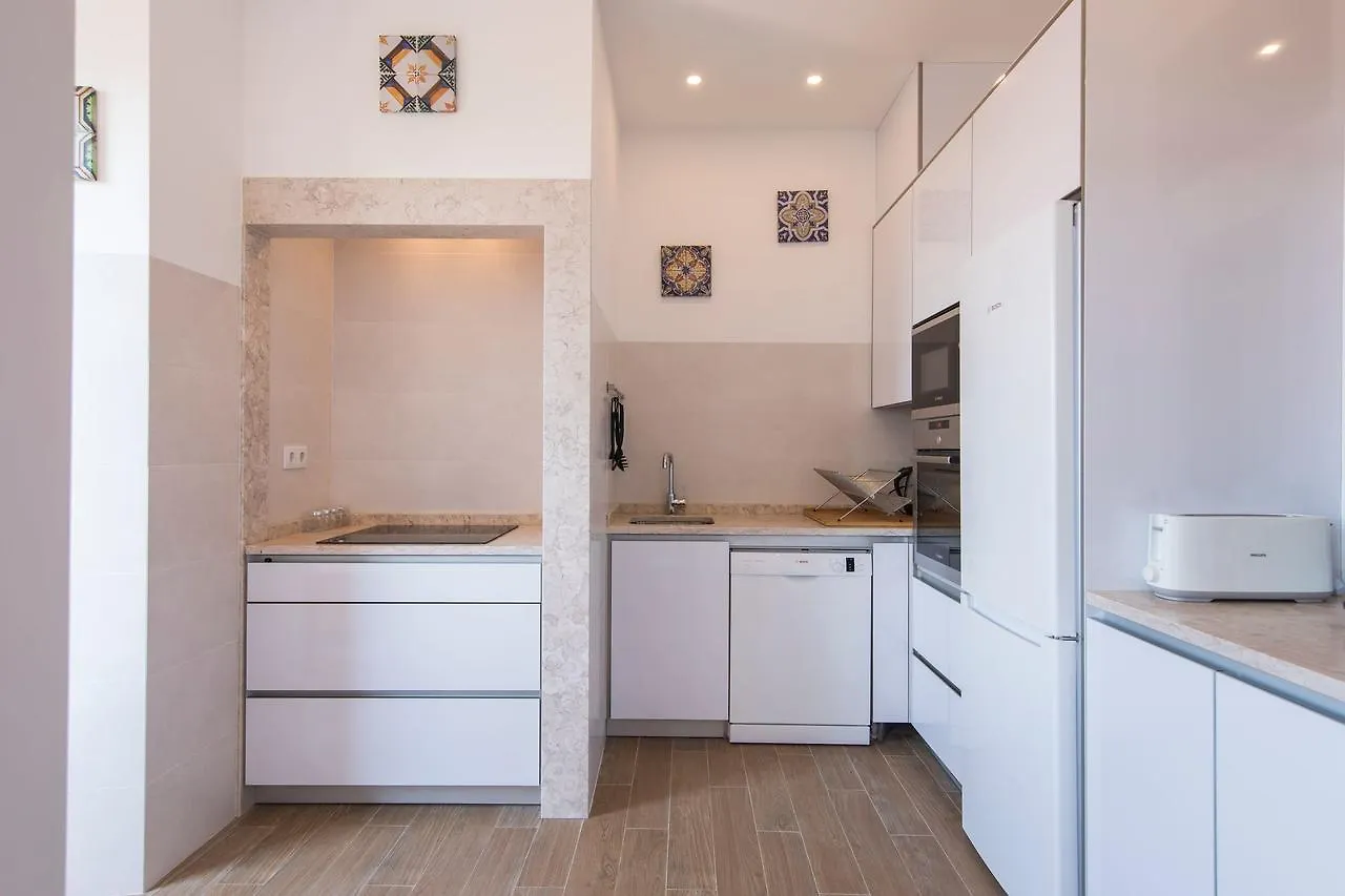 Lovelystay - Comfortable Apartment With River Views Lisbona